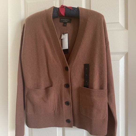 - New- Banana Republic Soft Luxe Cashmere cardigan 🪴price is firm🪴 - Picture 4 of 5